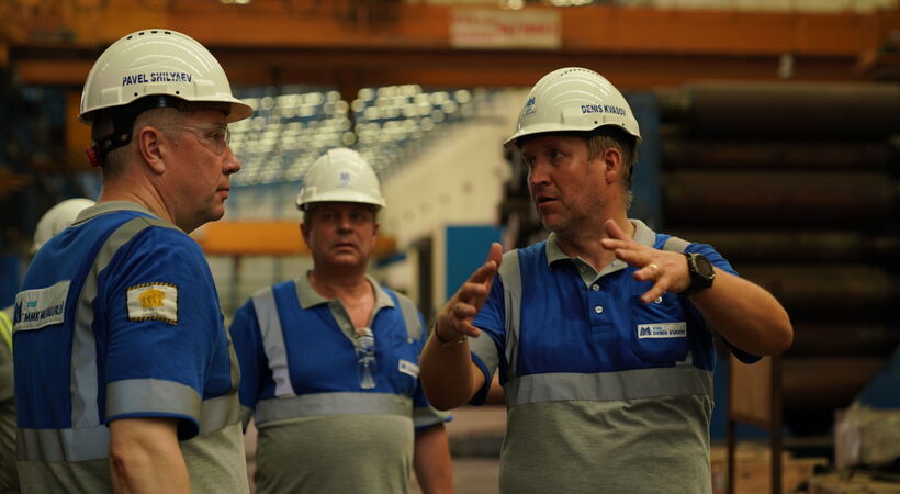 MMK's CEO Pavel Shilyaev (left) and Denis Kvasov, CEO of MMK Metalurji (right).
