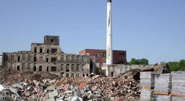 Ukrainian steel plant 'destroyed' by Russian troops