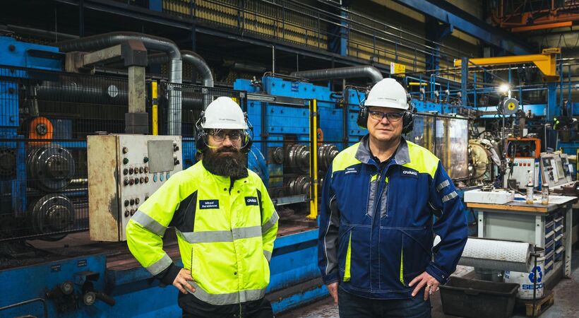 From left to right: Mikael Haraldsson, production unit manager for bright bar, Tomas Andersson, director and head of investment management BU Hofors-Hellefors (Image credit: Ovako, Photographer: Richard Paulsson)